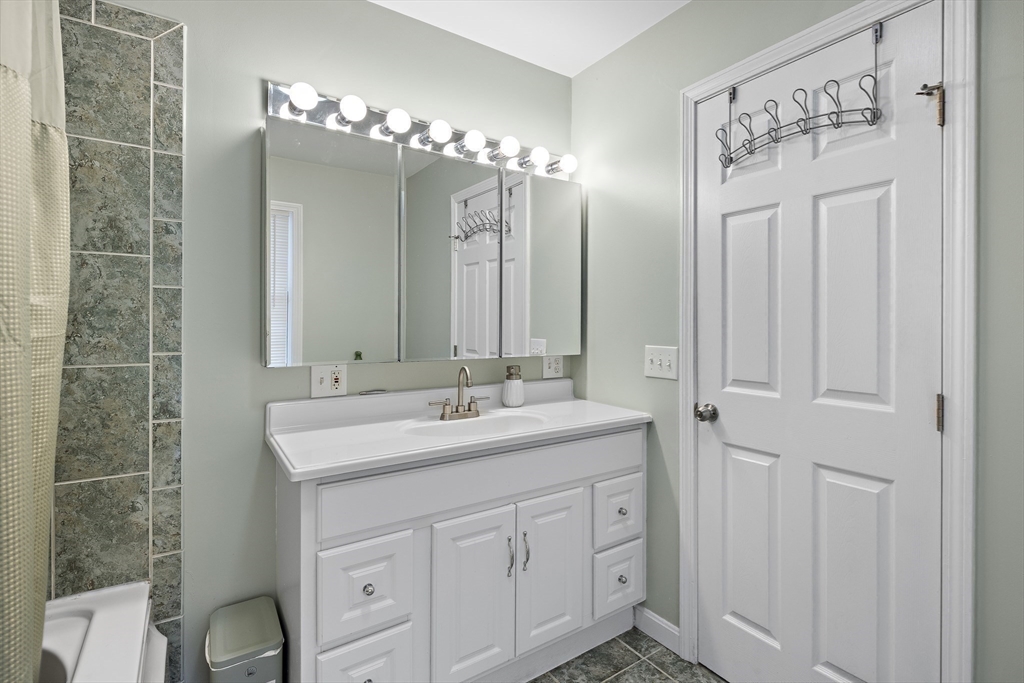 15 Bunker St # 2