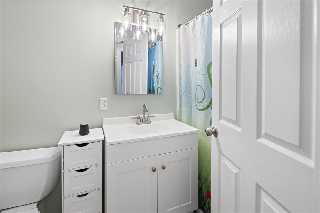 15 Bunker St # 2