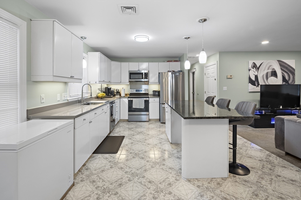 15 Bunker St # 2