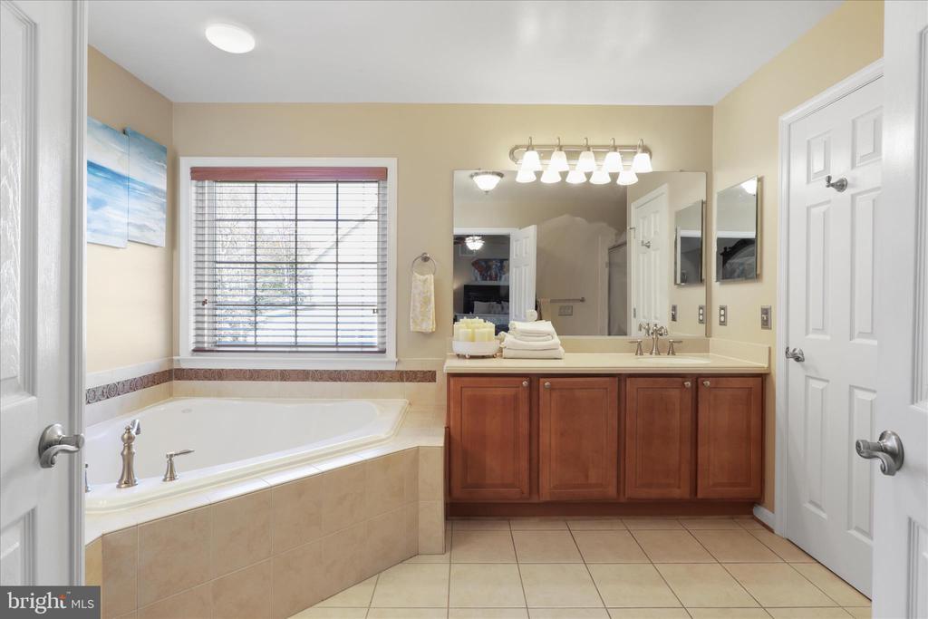 5678 CABINWOOD COURT