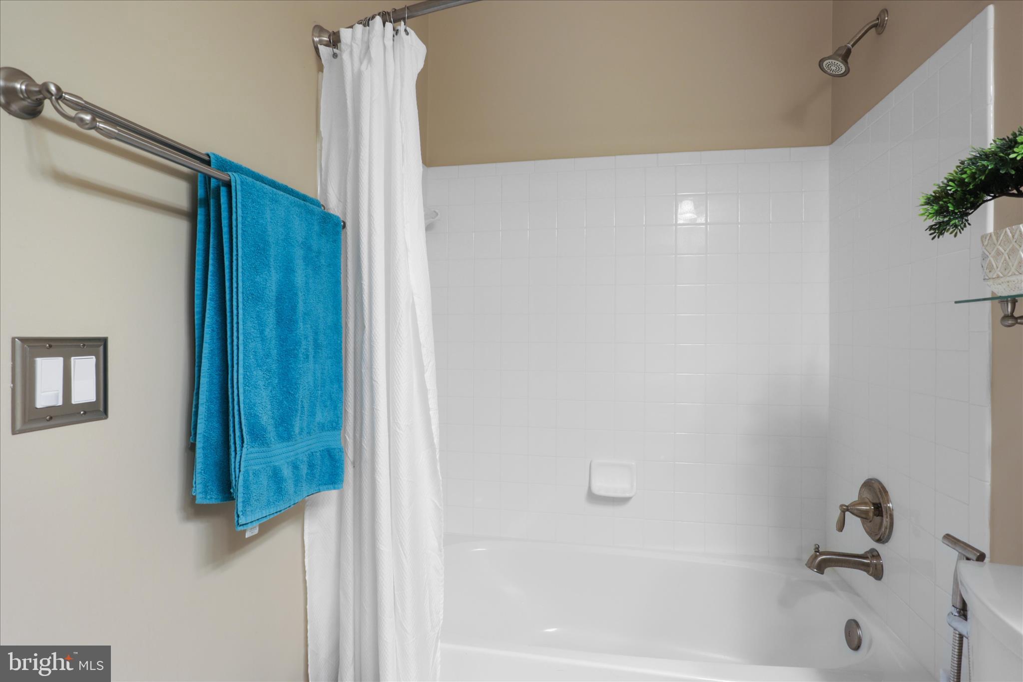 5678 CABINWOOD COURT