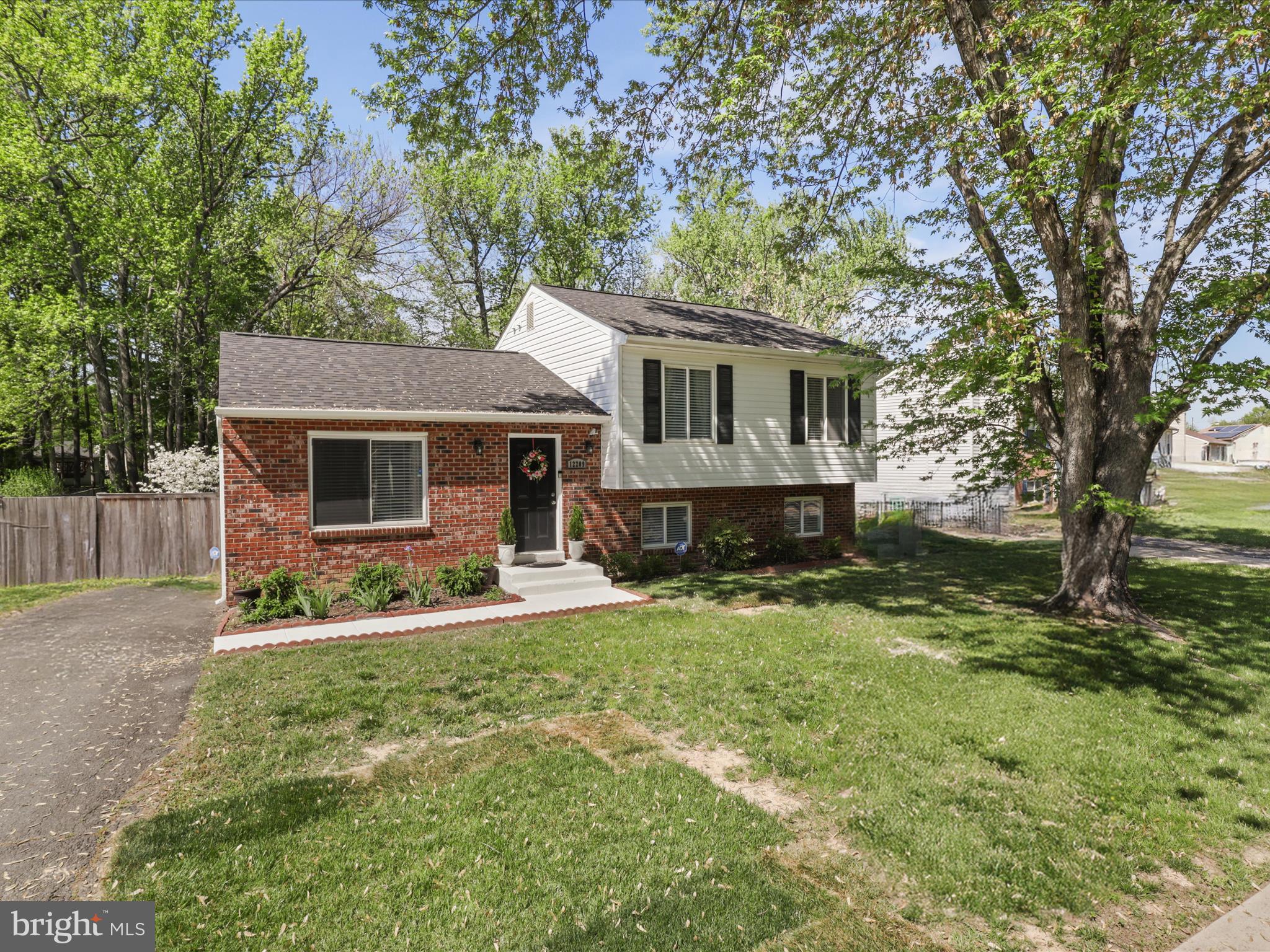 12209 GABLE LANE