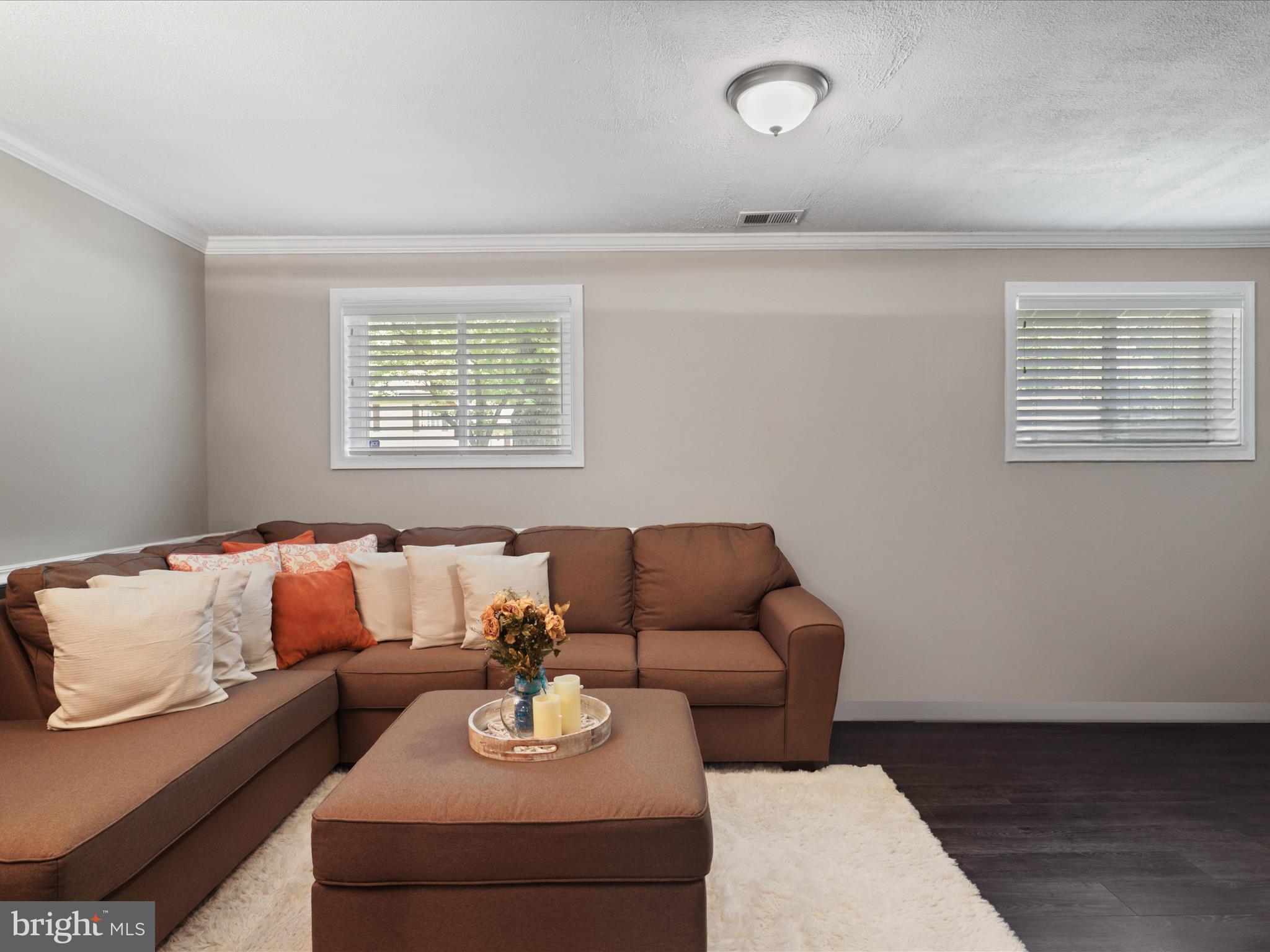 12209 GABLE LANE