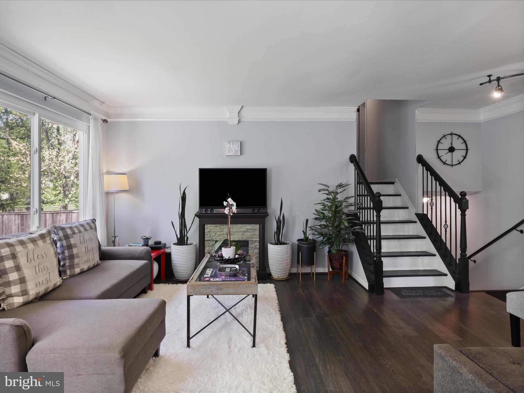12209 GABLE LANE