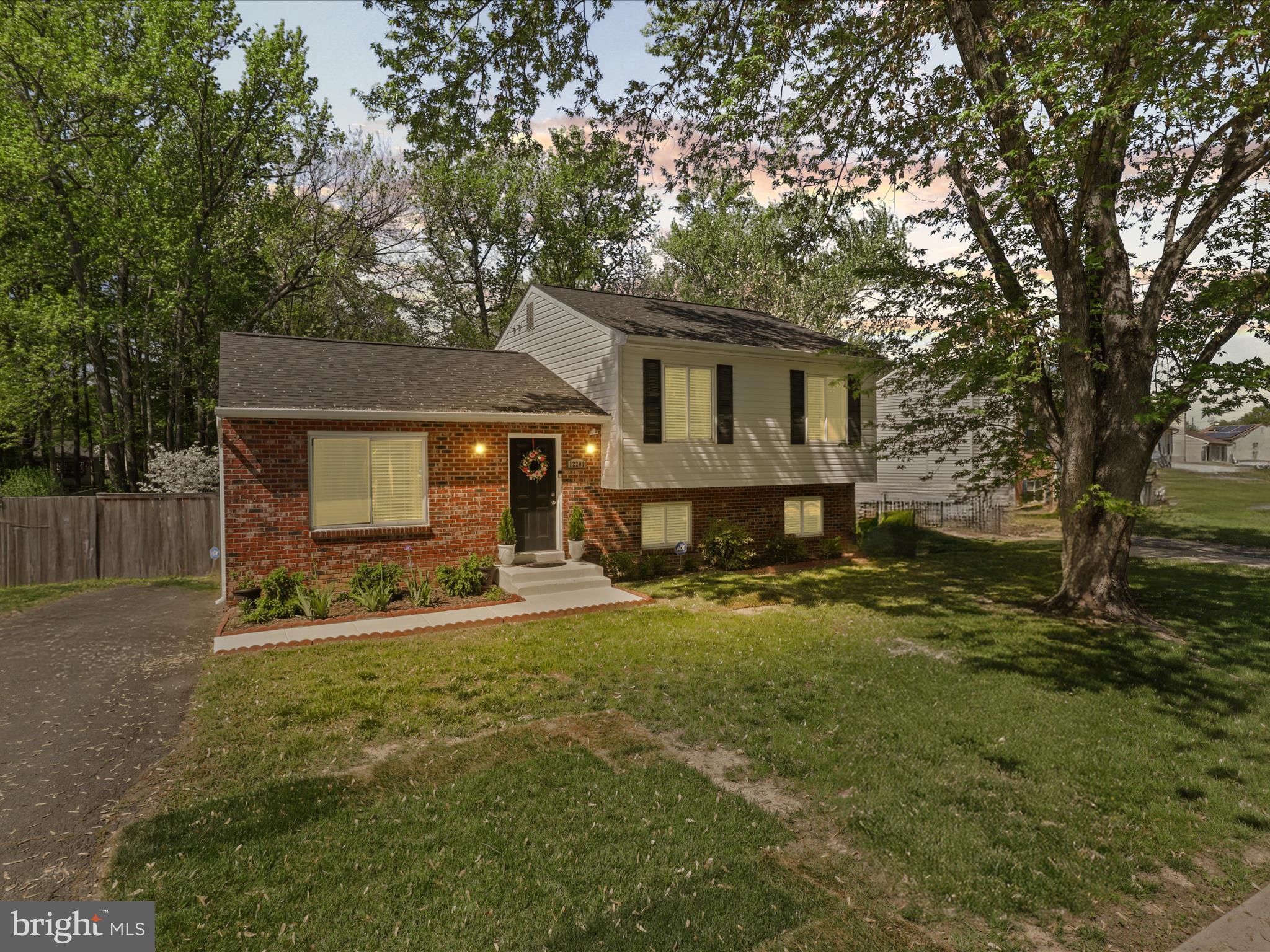 12209 GABLE LANE