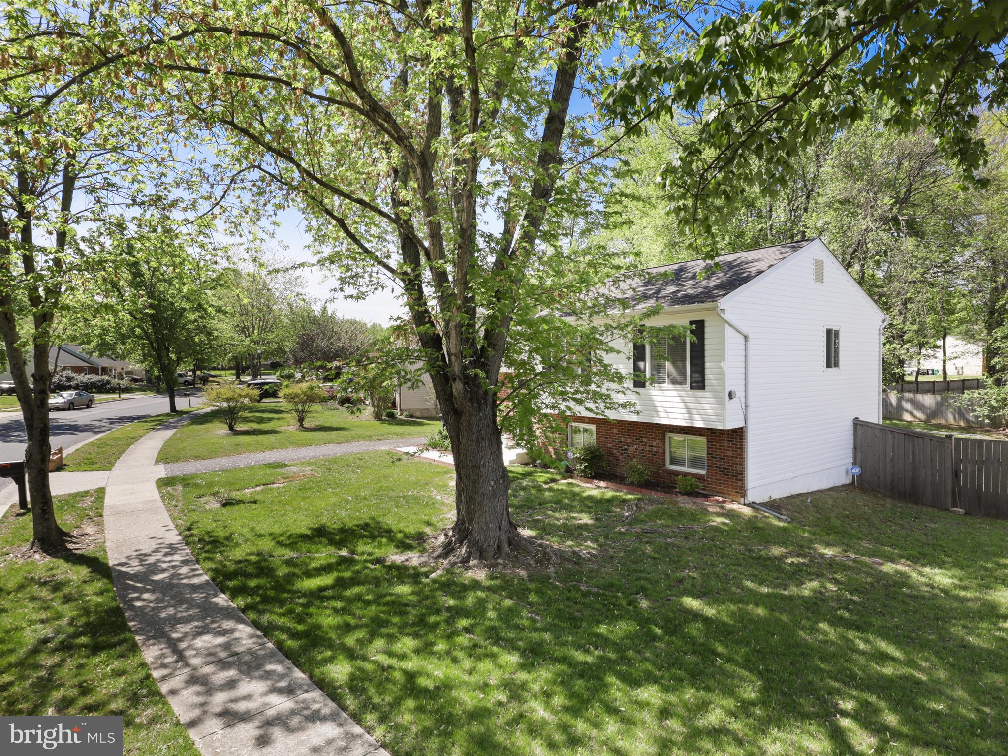 12209 GABLE LANE