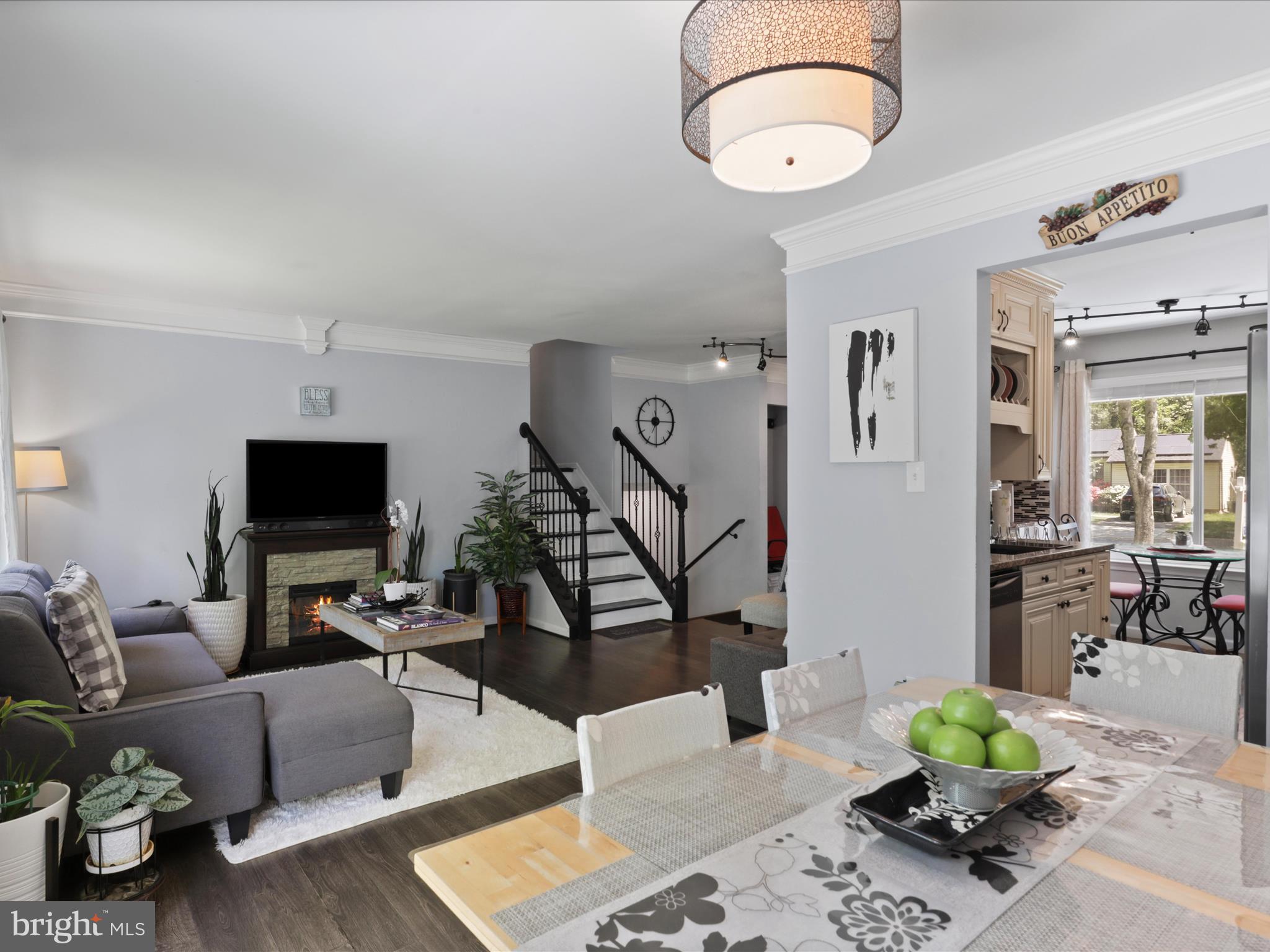 12209 GABLE LANE