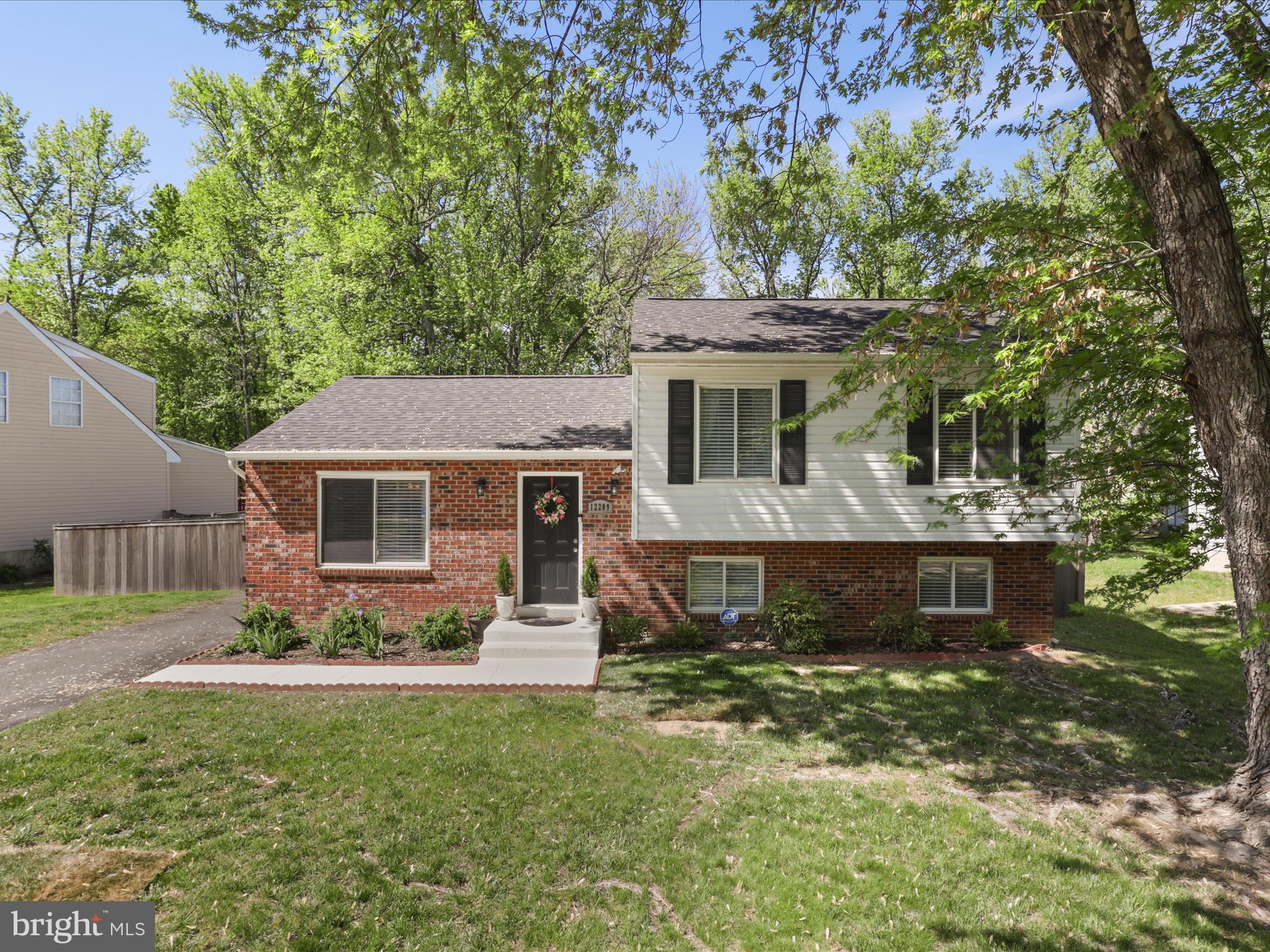 12209 GABLE LANE