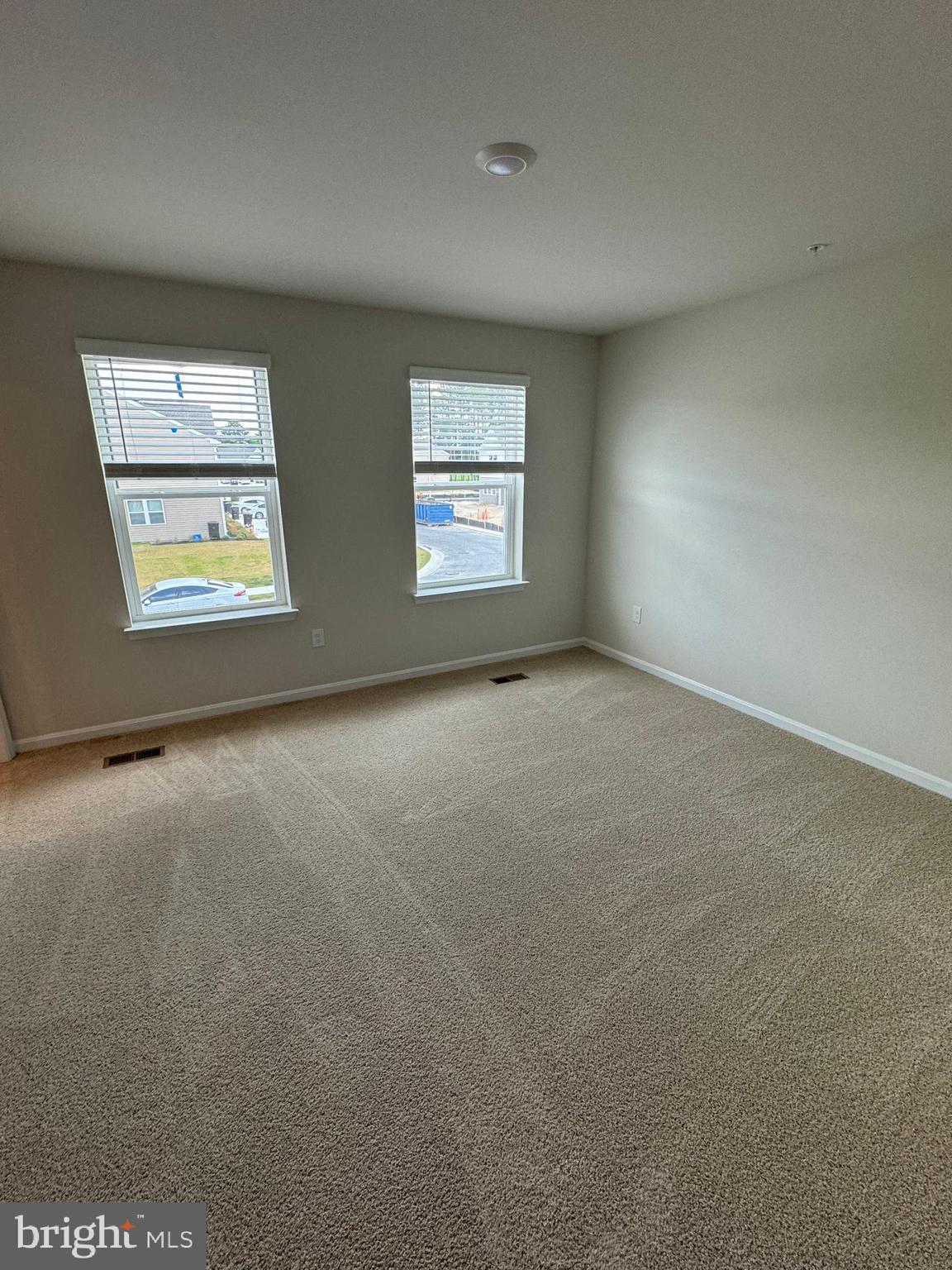844 DERWENT LN