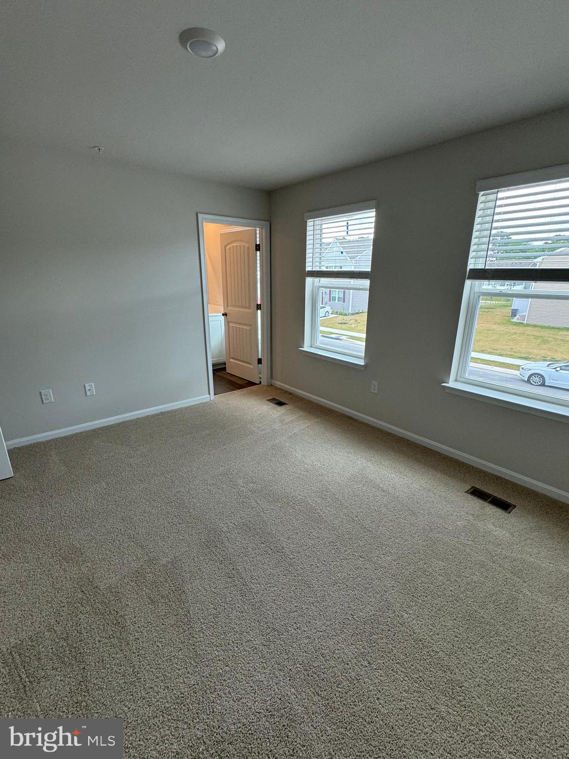 844 DERWENT LN