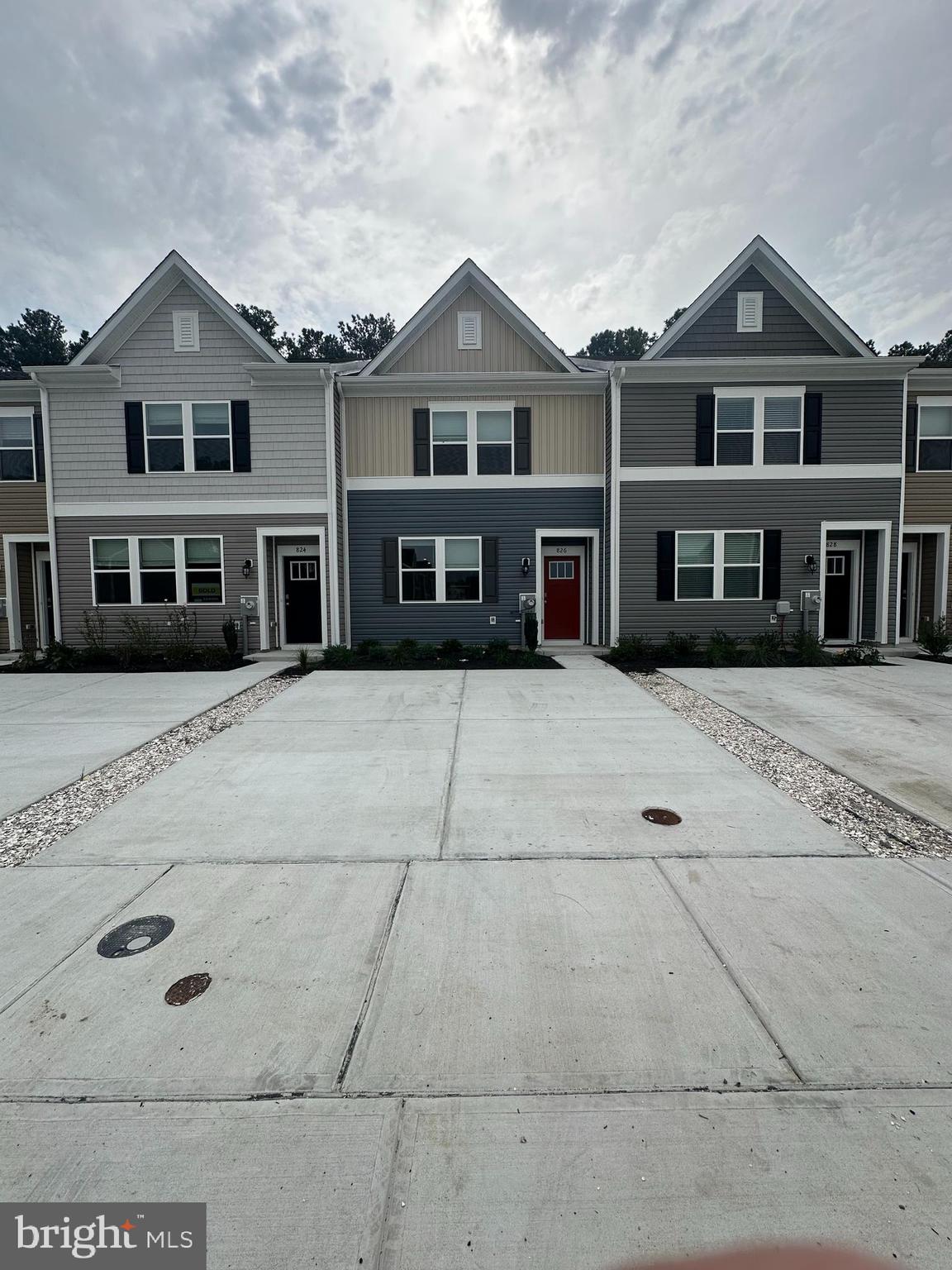 826 MERSEY LANE