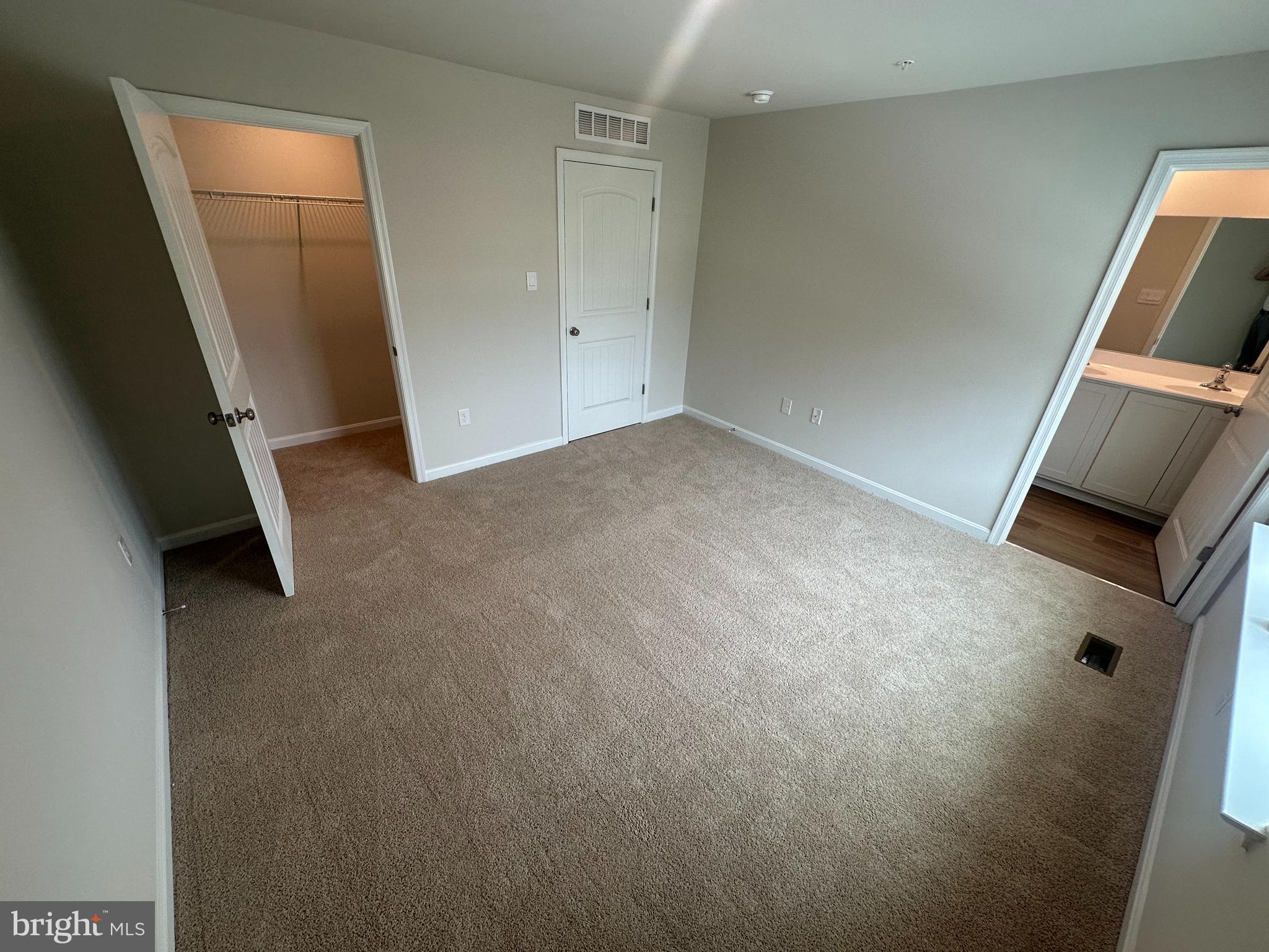 826 MERSEY LANE