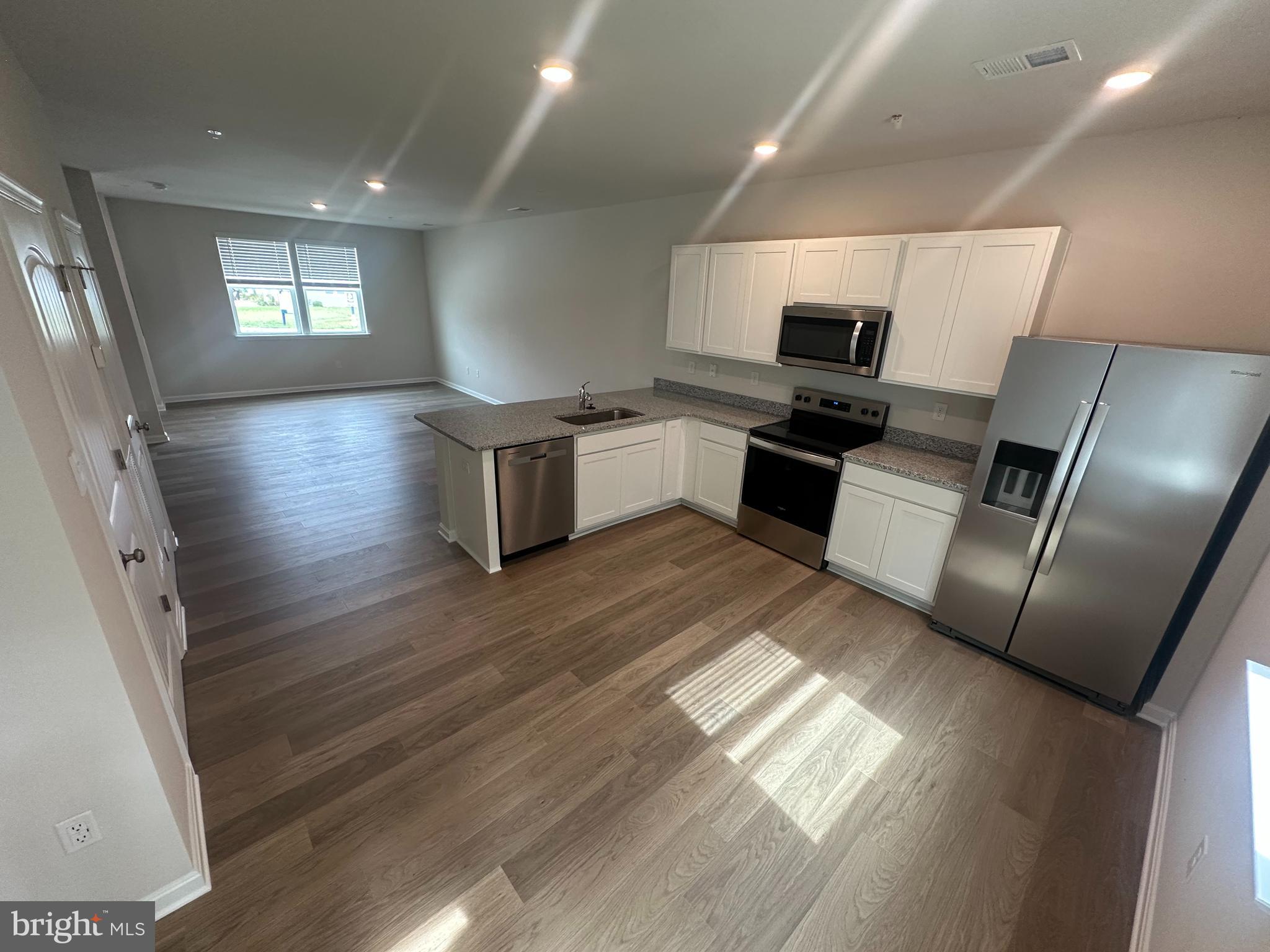 826 MERSEY LANE