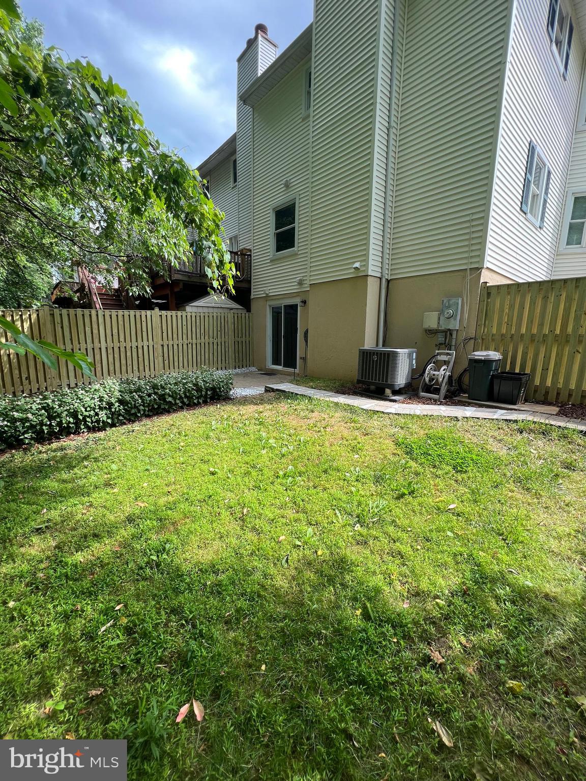 3070 SOUTHERN ELM COURT