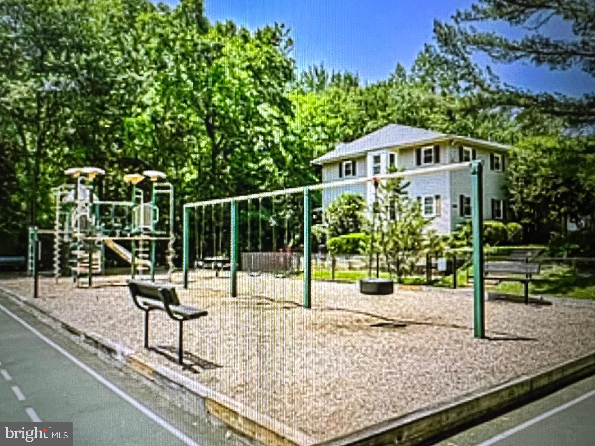 3070 SOUTHERN ELM COURT