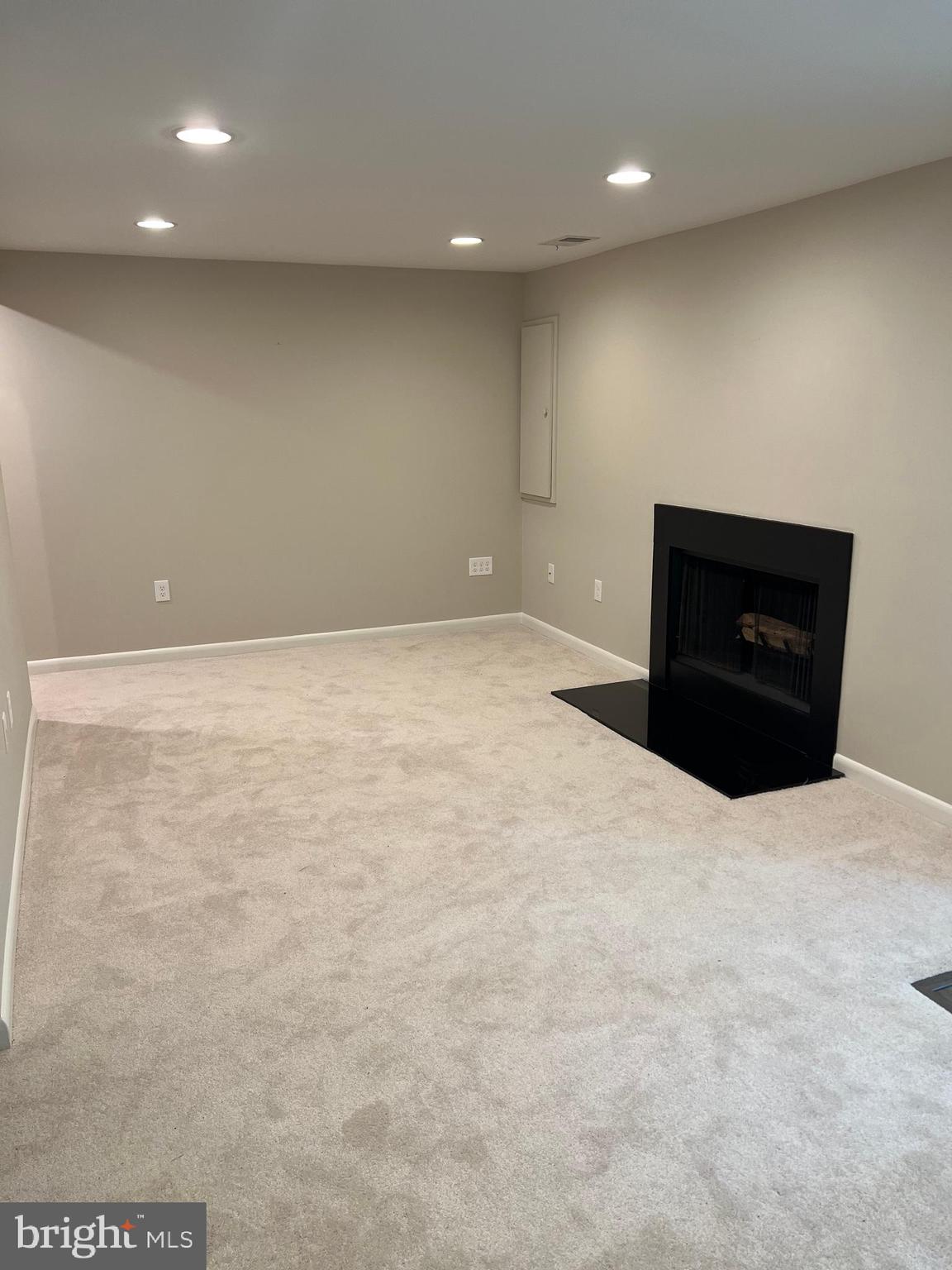 3070 SOUTHERN ELM COURT