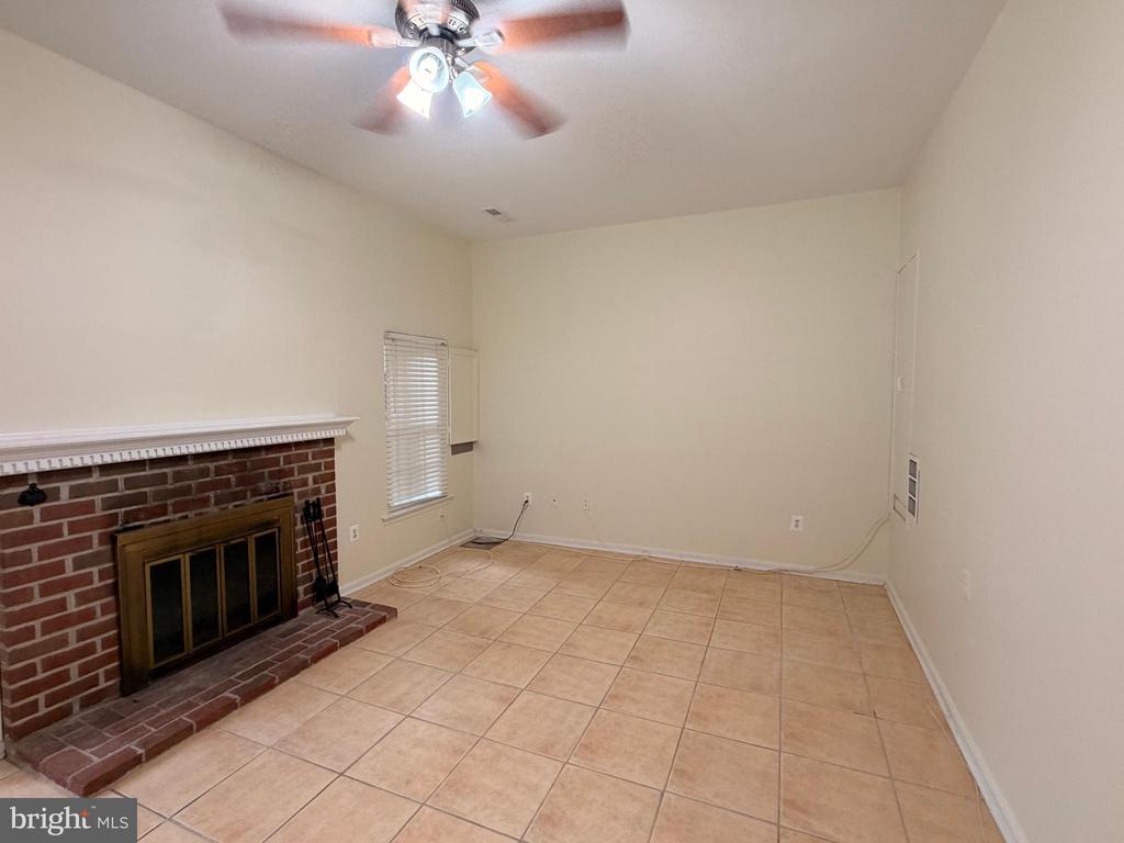 8818 RIDGE HOLLOW COURT