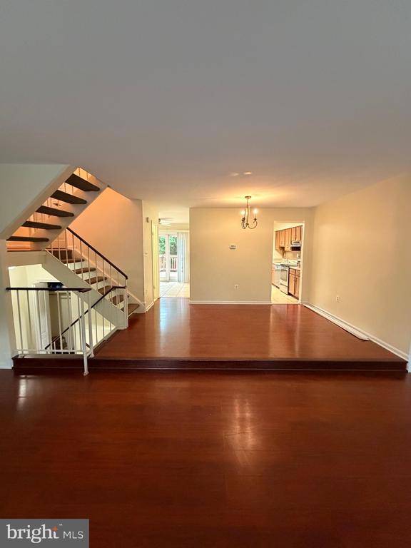 8818 RIDGE HOLLOW COURT