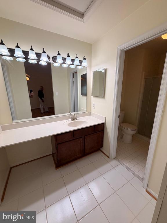8818 RIDGE HOLLOW COURT