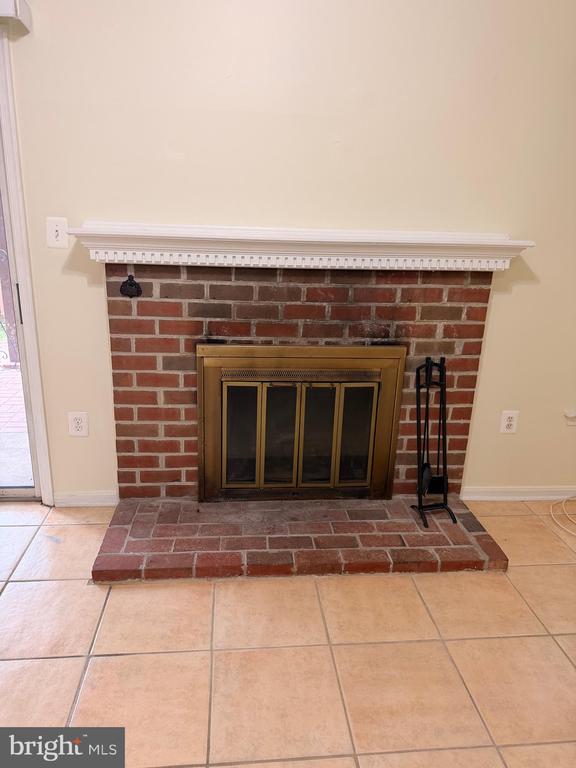 8818 RIDGE HOLLOW COURT