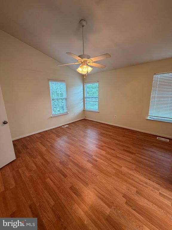 8818 RIDGE HOLLOW COURT