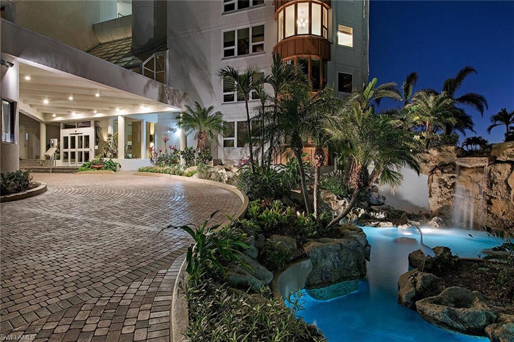 4251 Gulf Shore BLVD N # 20A