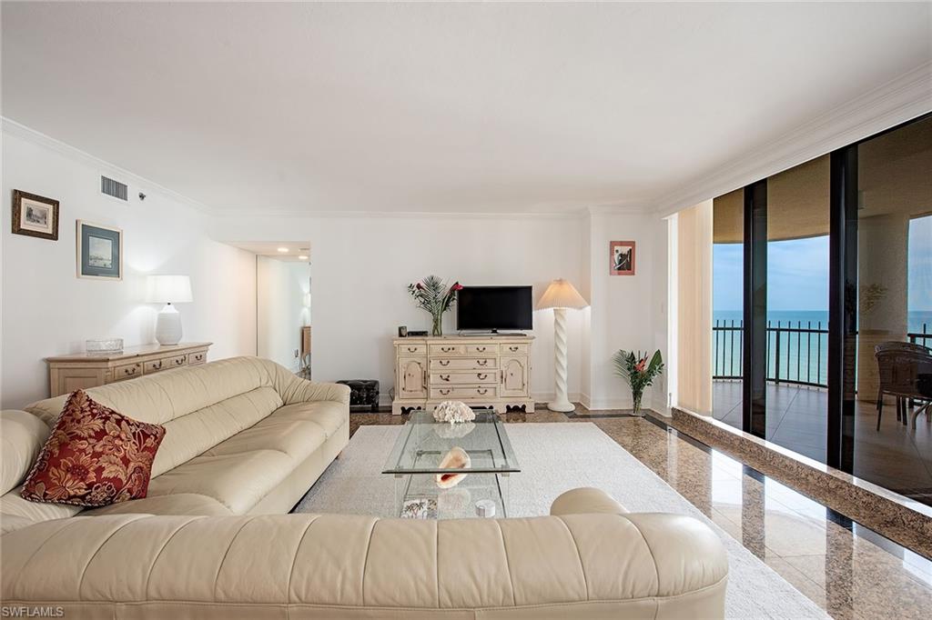 4251 Gulf Shore BLVD N # 20A