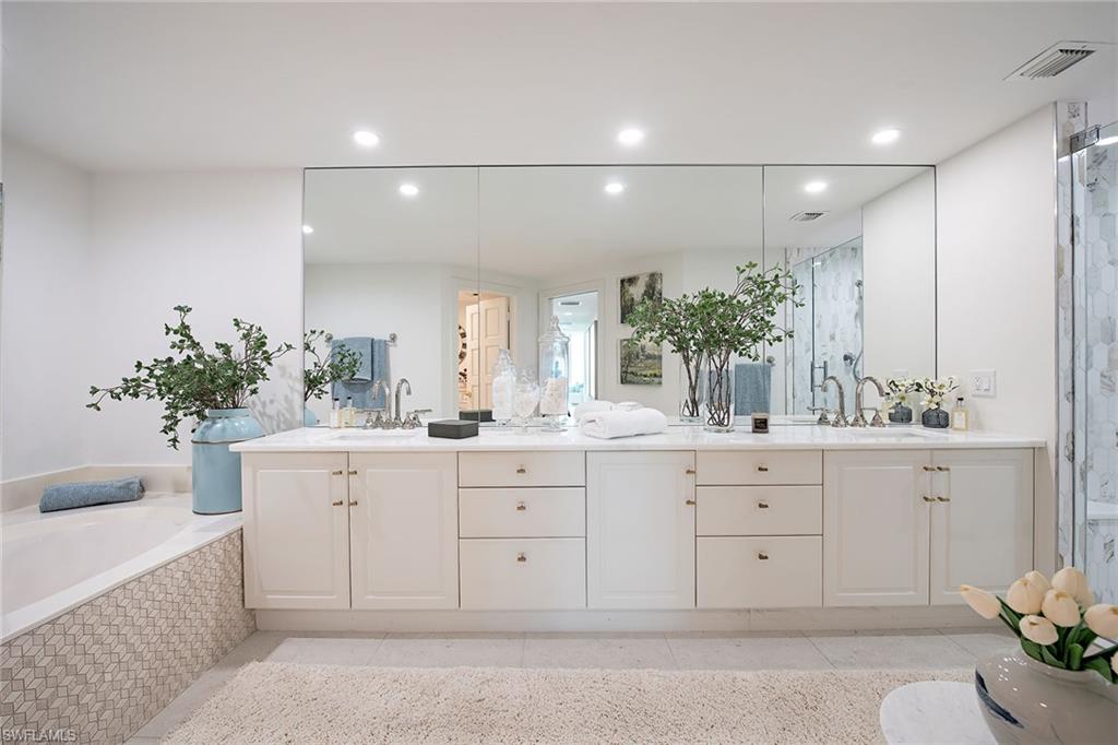 3991 Gulf Shore BLVD N # 801