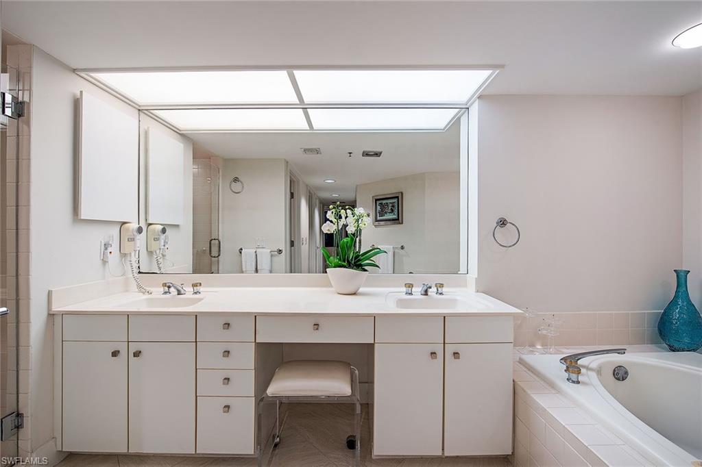 4651 Gulf Shore BLVD N # 3 Unit: PH-3