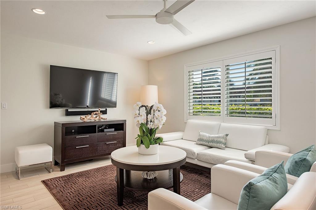 705 Neapolitan WAY # 705