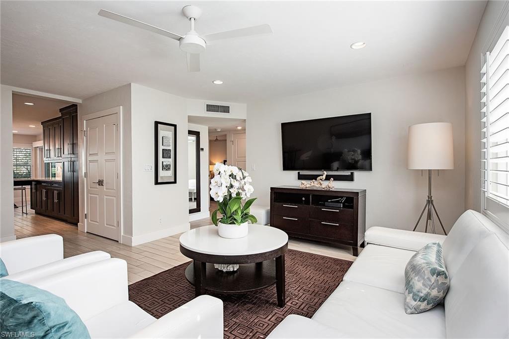 705 Neapolitan WAY # 705