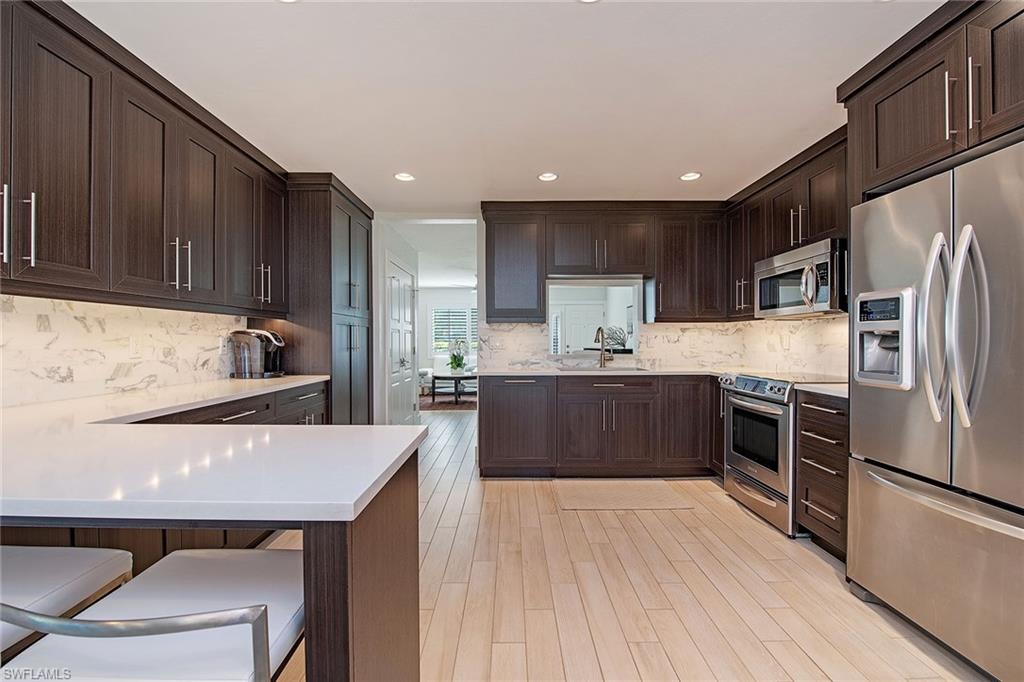 705 Neapolitan WAY # 705