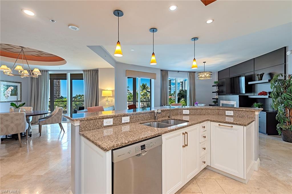 4501 Gulf Shore BLVD N # 404