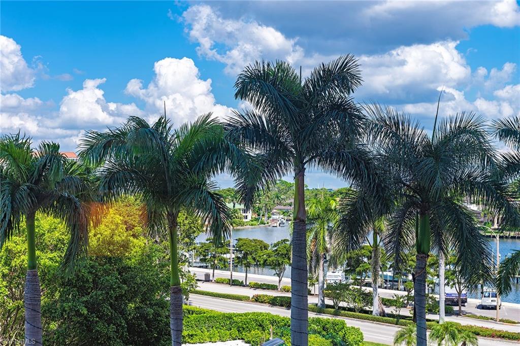 4501 Gulf Shore BLVD N # 404