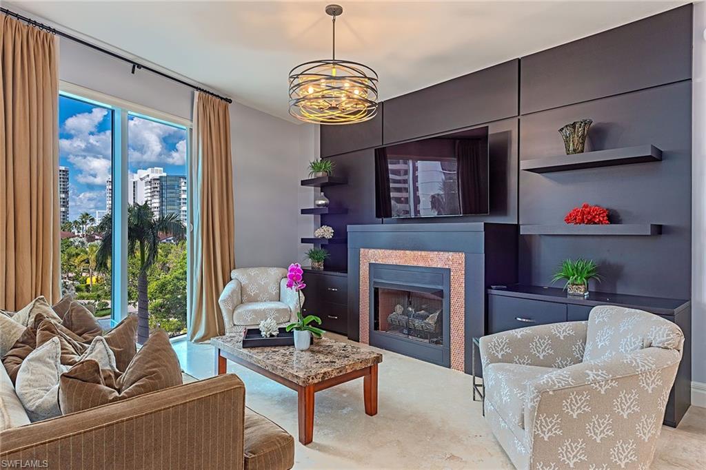 4501 Gulf Shore BLVD N # 404