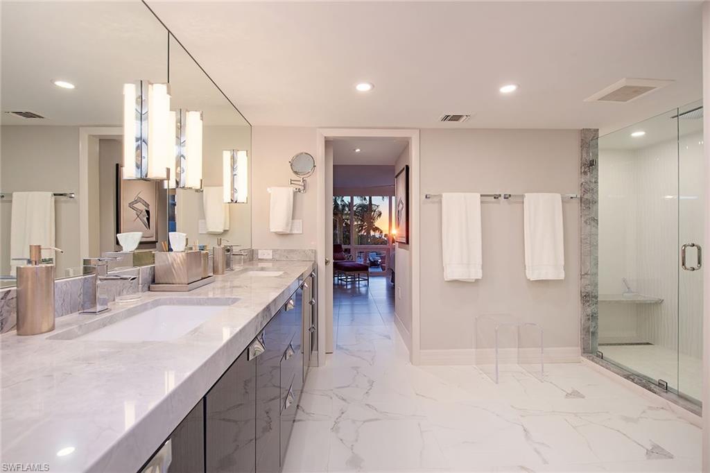 4751 Gulf Shore BLVD N # 406