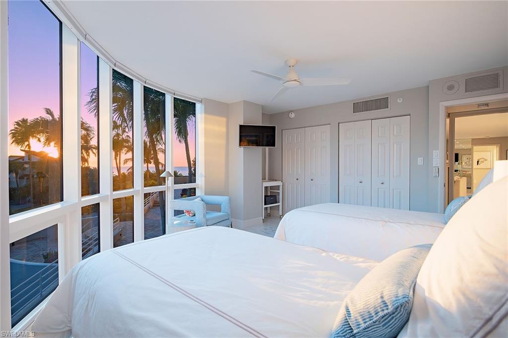 4751 Gulf Shore BLVD N # 406