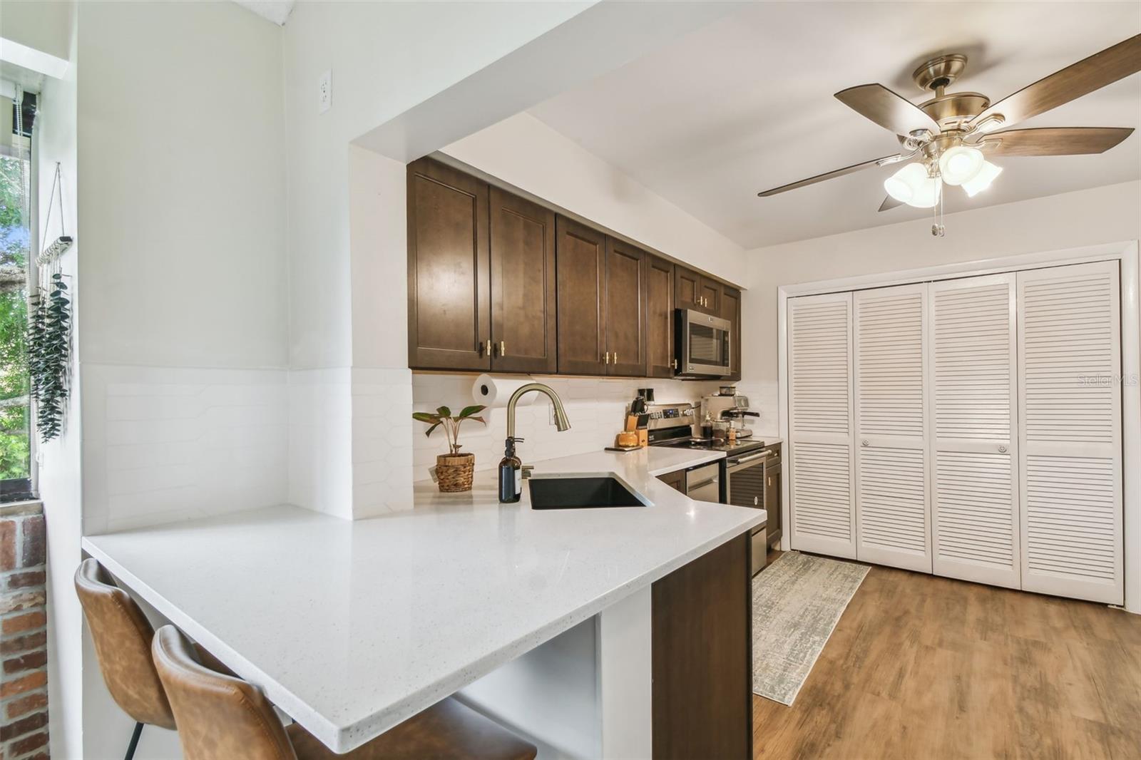 4114 PINELAKE LN #202