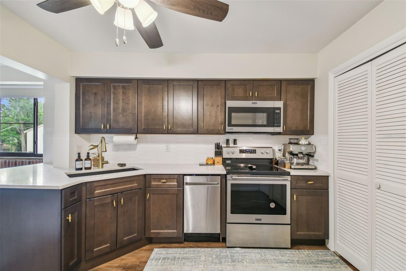 4114 PINELAKE LN #202