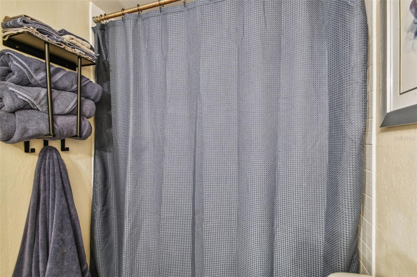 4114 PINELAKE LN #202