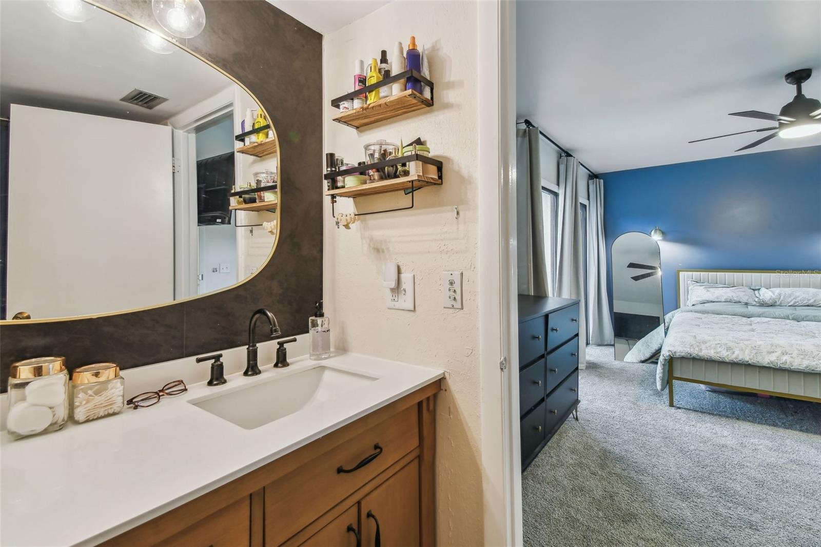 4114 PINELAKE LN #202