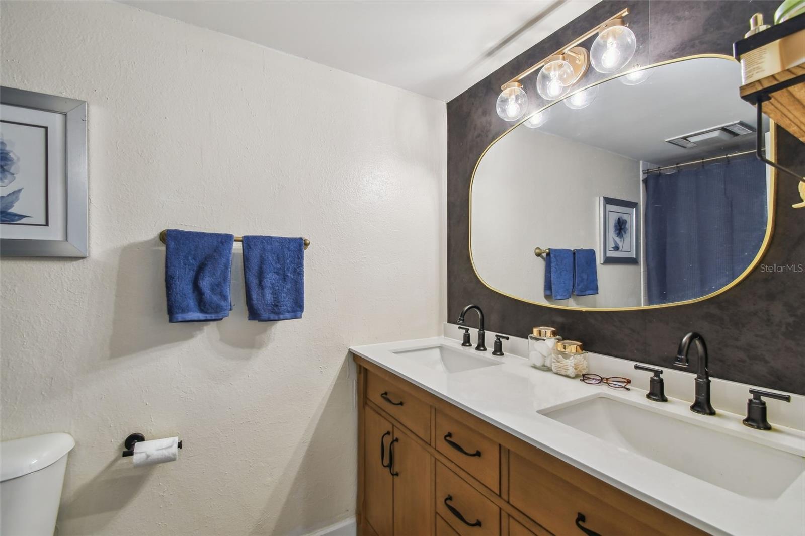 4114 PINELAKE LN #202