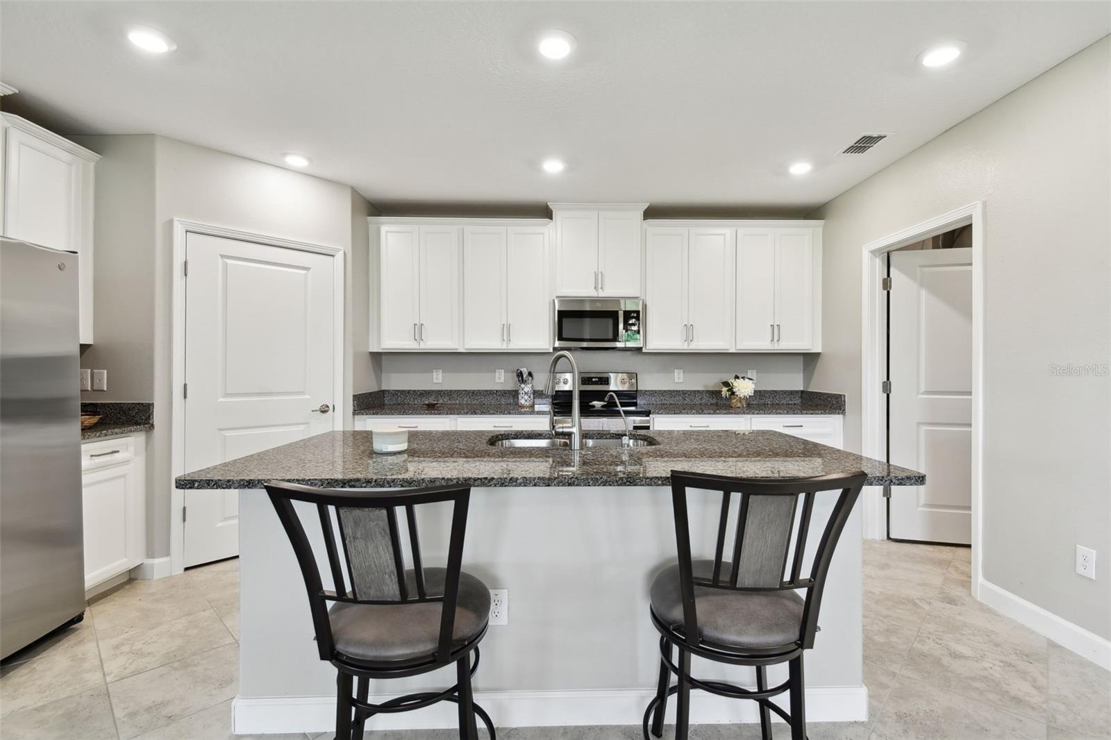 10282 ECHO DOCK LOOP