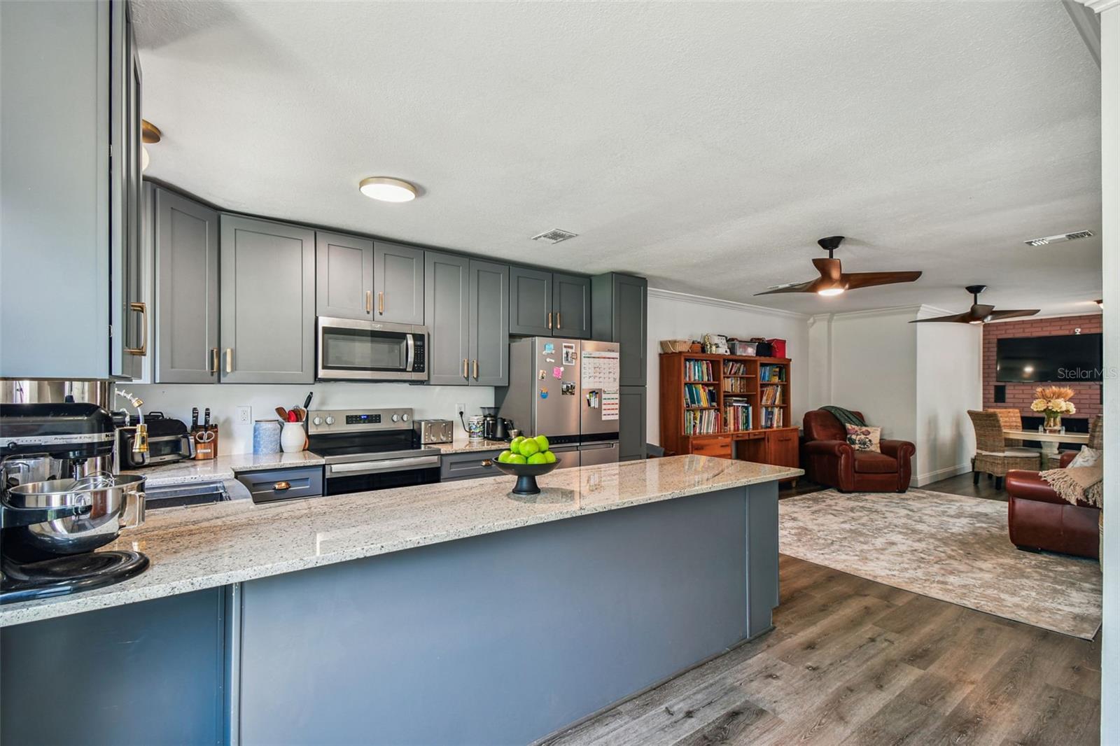 7327 WINCHESTER DR