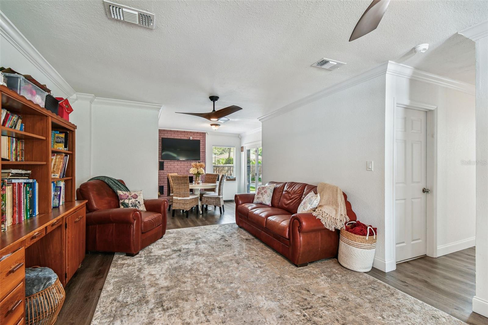 7327 WINCHESTER DR