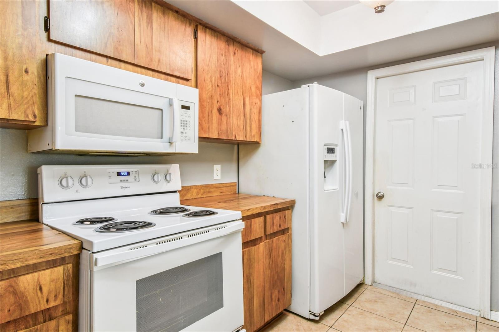 16214 PEBBLEBROOK DR