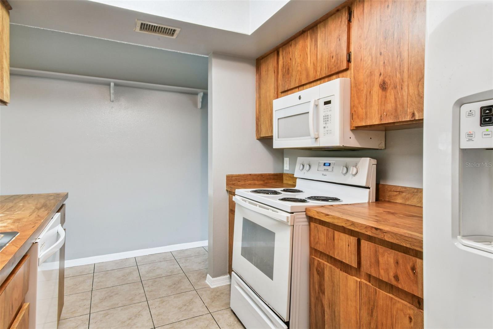 16214 PEBBLEBROOK DR