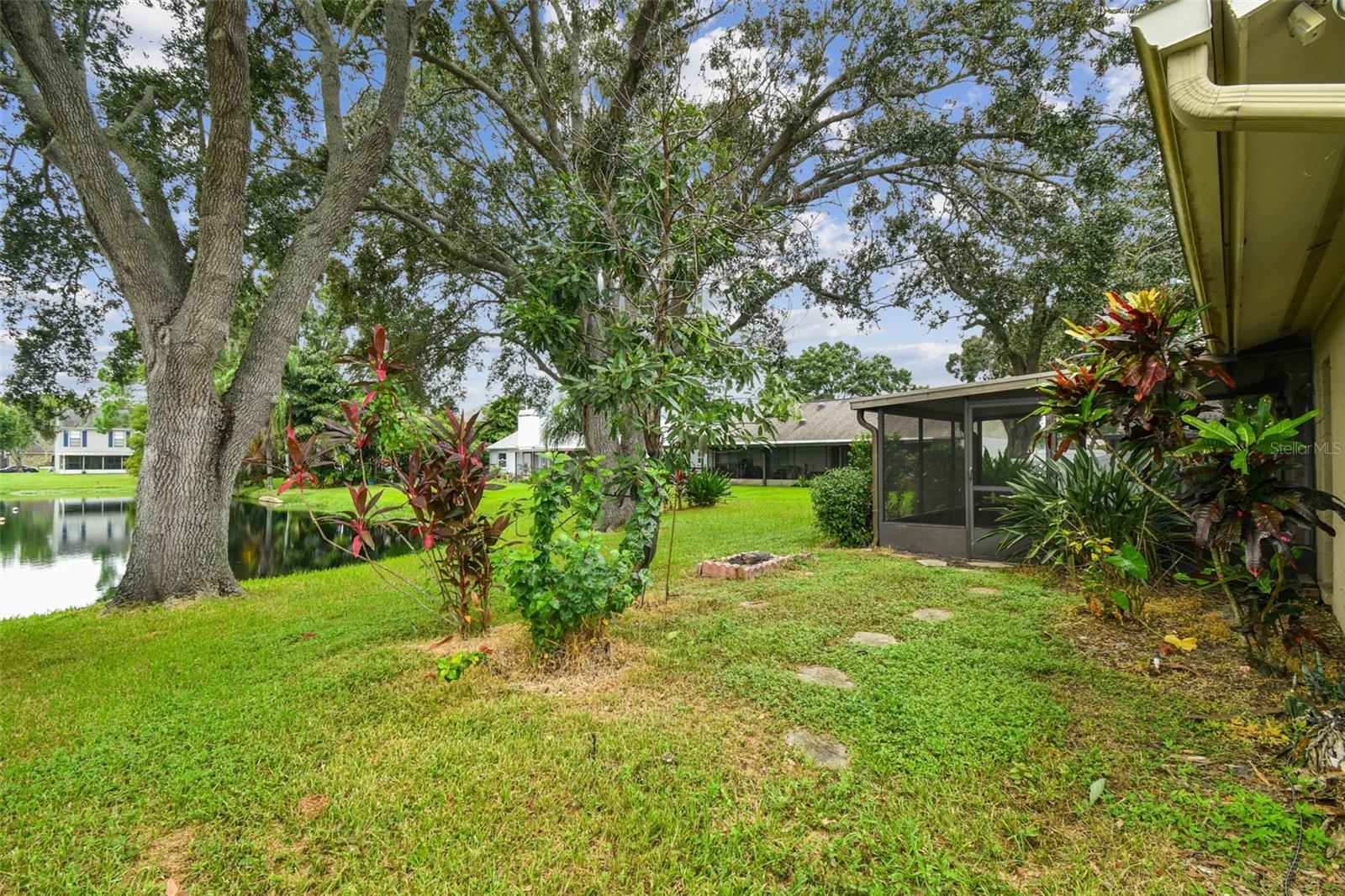 16214 PEBBLEBROOK DR