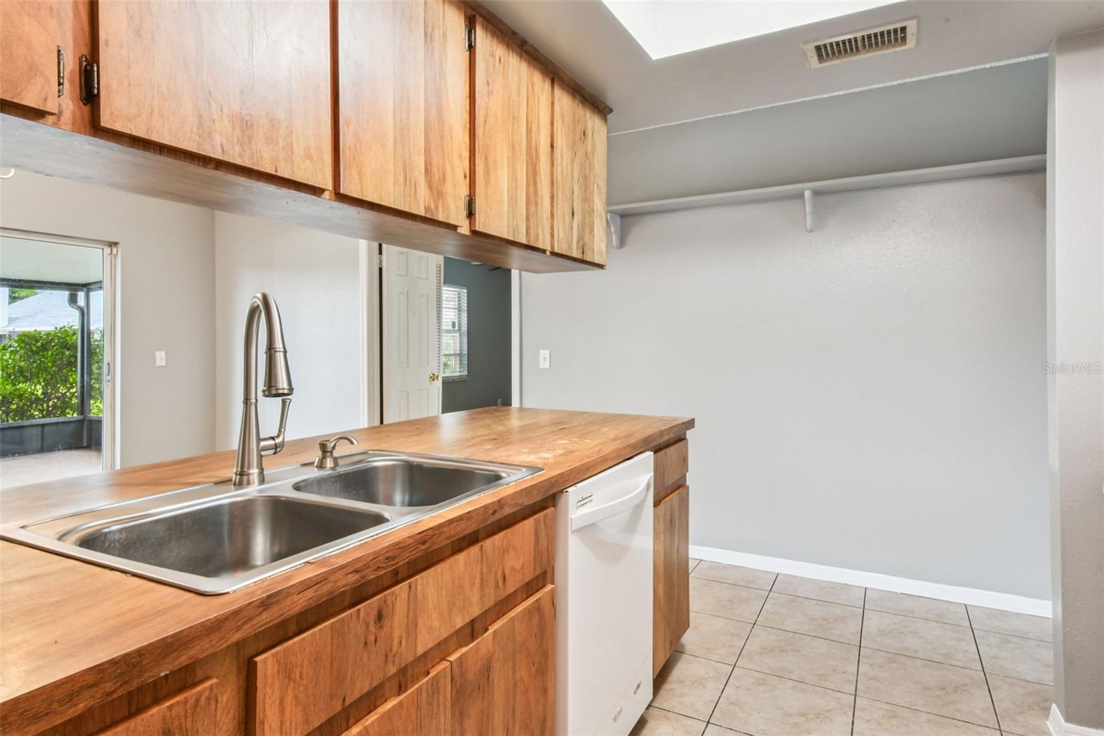 16214 PEBBLEBROOK DR