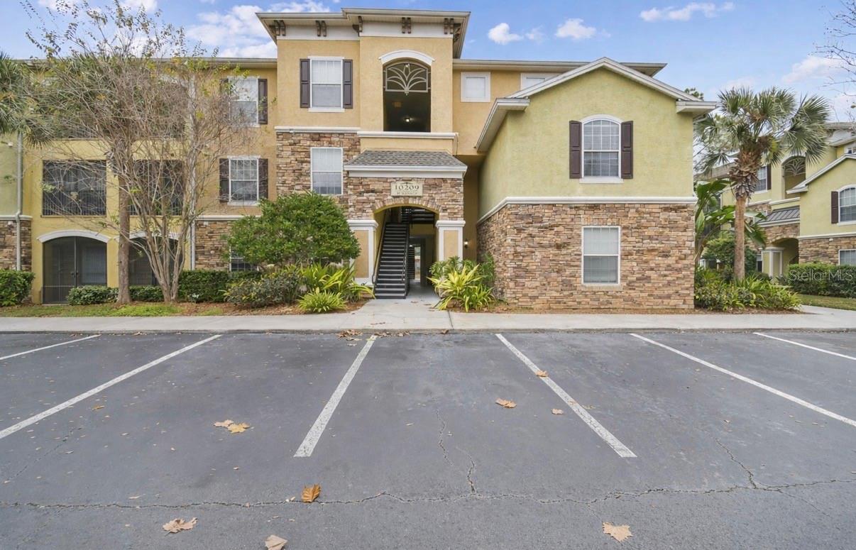 10209 COURTNEY PALMS BLVD #101